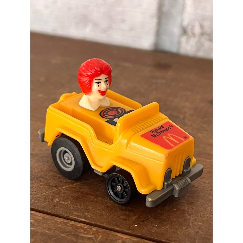 1985 McDonald's Fast Macs pull-back‎ runabout toy Ronald McDonald yellow jeep